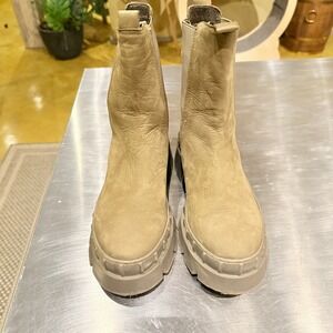 Steve Madden Howler Chelsea Boots Women's Size 10 Tan Leather Lug Sole Platform